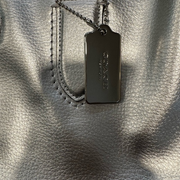 Coach silver metallic leather tote bag - Picture 3 of 10